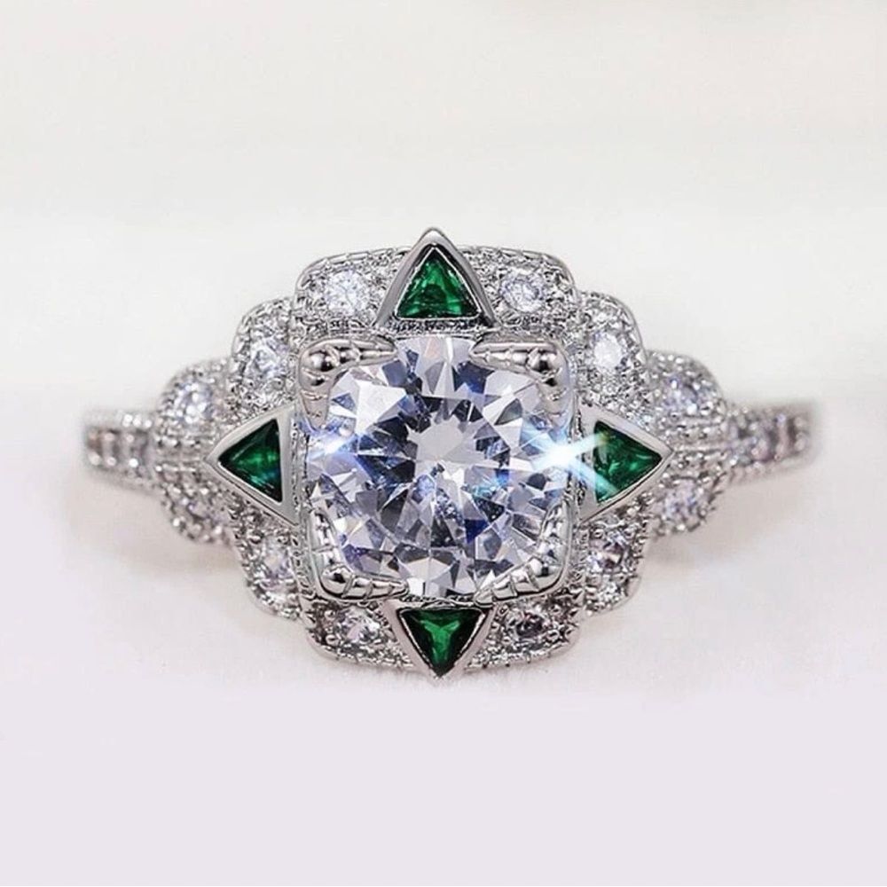 The Emerald stunner engagement ring in 925 and lab created stones sz6